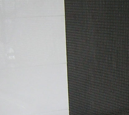 שילוב של פסיפס שחור 
עם אריחי 33X90 לבן 
בדירת נופש. 
עיצוב: מיכל האן